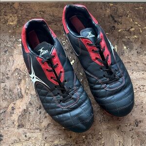 Men’s Soccer Cleats Size 7.5 Red and Black